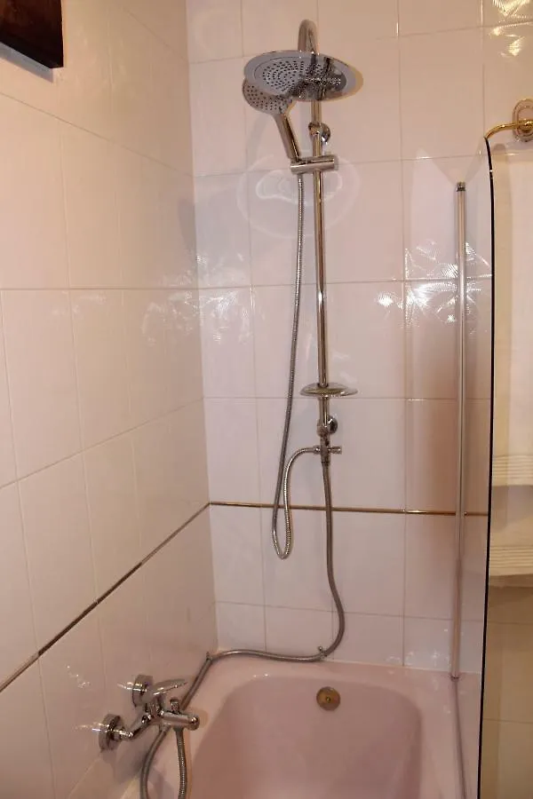 Hotel Boutique La Zubia 2*, לה זוביה
